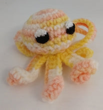 Load image into Gallery viewer, NEW Handcrafted Wool Octopus N1 - Ecuador