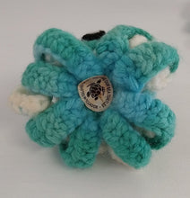 Load image into Gallery viewer, NEW Handcrafted Wool Octopus N1 - Ecuador