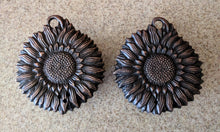 Load image into Gallery viewer, NEW Godinger Silver Art Sunflower Salt &amp; Pepper Shakers #5644
