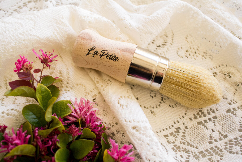 Dixie Belle La Petite Brush