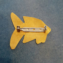 Load image into Gallery viewer, NEW Pin - Stamped Metal Fish Gold
