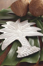 Load image into Gallery viewer, NEW Textured Aluminum Palm Tree Trivet 9176

