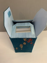 Load image into Gallery viewer, Yans NY Chinese Take Out Box Hand Bag
