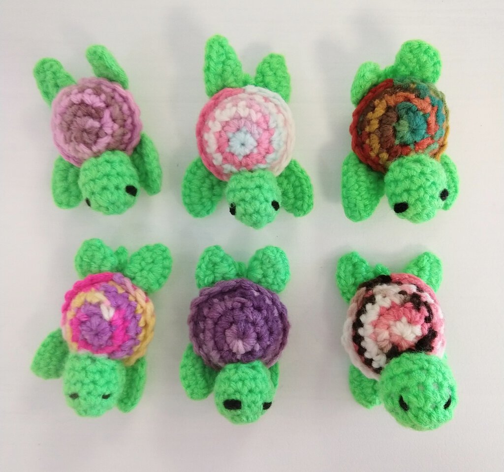 NEW Handcrafted Green/Multi Wool Sea Turtle N1 - Ecuador