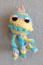 Load image into Gallery viewer, NEW Handcrafted Wool Jellyfish N1 - Ecuador
