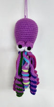 Load image into Gallery viewer, NEW Handcrafted Wool Octopus N2 - Ecuador
