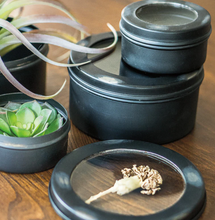Load image into Gallery viewer, NEW 3.5" Gold Leaf Design Group Round Metal Display Box 8871-3
