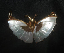 Load image into Gallery viewer, Butterfly Pendant - Mother of Pearl
