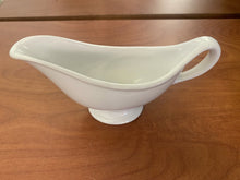 Load image into Gallery viewer, 6.25&quot; Vintage Hall White Porcelain Gravy Boat
