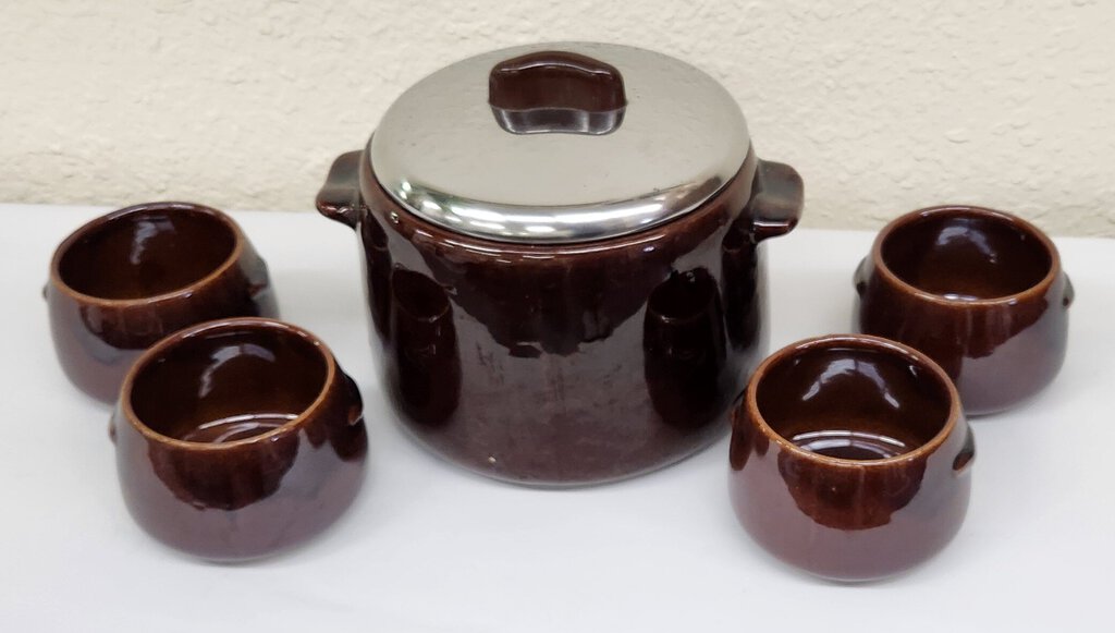 Vintage West Bend Ceramic Bean Pot with Four Cups