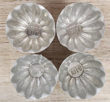 Load image into Gallery viewer, SET 4-Pc Vintage JELL-O Brand Fluted Molds
