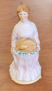 Hallmark Keepsake Mrs. Cratchit 1991 Ornament