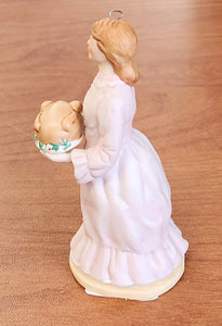 Hallmark Keepsake Mrs. Cratchit 1991 Ornament