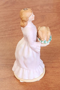 Hallmark Keepsake Mrs. Cratchit 1991 Ornament