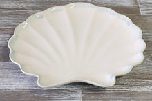 Load image into Gallery viewer, Shoreline Collection Home Studio Scallop Shell Plate
