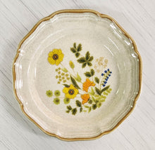 Load image into Gallery viewer, Mikasa Garden Club Fresh Floral Salad Plate

