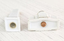 Load image into Gallery viewer, Vintage U.S. Capitol &amp; Washington Monument Salt &amp; Pepper Shakers
