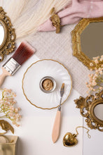Load image into Gallery viewer, Dixie Belle Gilding Wax
