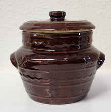 Load image into Gallery viewer, Vintage Marcrest Stoneware Bean Pot with Lid

