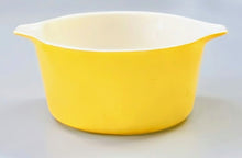 Load image into Gallery viewer, Pyrex 473 1 Quart Yellow Casserole Bowl
