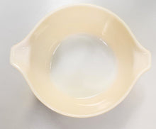 Load image into Gallery viewer, Pyrex 473 1 Quart Yellow Casserole Bowl
