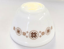 Load image into Gallery viewer, Pyrex Town and Country 401 1.5 Qt. Mixing Bowl

