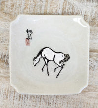 Load image into Gallery viewer, Vintage Imari Hand-Painted Porcelain Horse Design Ash Tray
