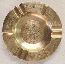 Load image into Gallery viewer, Vintage Etched Brass Ashtray
