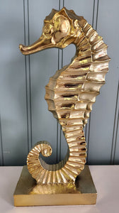 Golden Seahorse Sitter