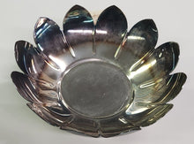 Load image into Gallery viewer, Reed &amp; Barton 3002 Water Lily Centerpiece - 2 Pc
