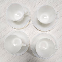 Load image into Gallery viewer, SET 8-Pc Vintage Macbeth-Evans Monax Petalware Cups and Saucers
