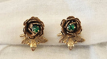Load image into Gallery viewer, Vintage Goldtone Flower with Faux Emerald Screwback Earrings

