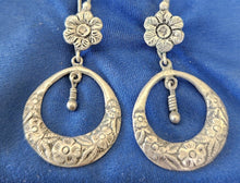 Load image into Gallery viewer, Sterling Silver Debossed Floral Hoop Earrings 925

