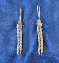 Load image into Gallery viewer, Vintage Herringbone Silvertone Earrings
