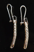 Load image into Gallery viewer, Vintage Herringbone Silvertone Earrings

