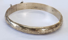 Load image into Gallery viewer, Sterling Silver 925 Gold Vermeil Debossed Bracelet
