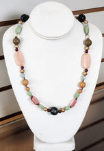 Load image into Gallery viewer, Multicolor Beaded Necklace
