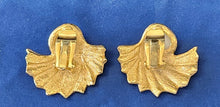 Load image into Gallery viewer, Goldtone Wave Faux Pearl Clip Earrings
