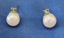 Load image into Gallery viewer, Faux Pearl Earrings
