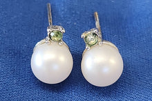 Load image into Gallery viewer, Faux Pearl Earrings
