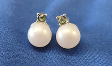 Load image into Gallery viewer, Faux Pearl Earrings
