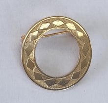 Load image into Gallery viewer, Vintage Brooch - Round Textured Goldtone
