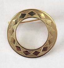 Load image into Gallery viewer, Vintage Brooch - Round Textured Goldtone
