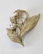 Load image into Gallery viewer, Vintage Brooch - Three Goldtone Flowers with Faux Pearl
