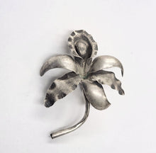 Load image into Gallery viewer, Vintage Sterling Silver Flower Brooch - 925
