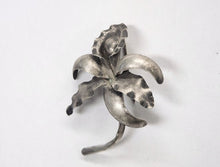 Load image into Gallery viewer, Vintage Sterling Silver Flower Brooch - 925
