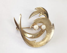 Load image into Gallery viewer, Vintage Brookraft Brooch
