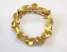 Load image into Gallery viewer, Goldtone Wreath Pin
