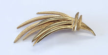 Load image into Gallery viewer, Vintage Goldtone Brooch
