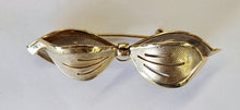 Load image into Gallery viewer, Gold Bow Pin
